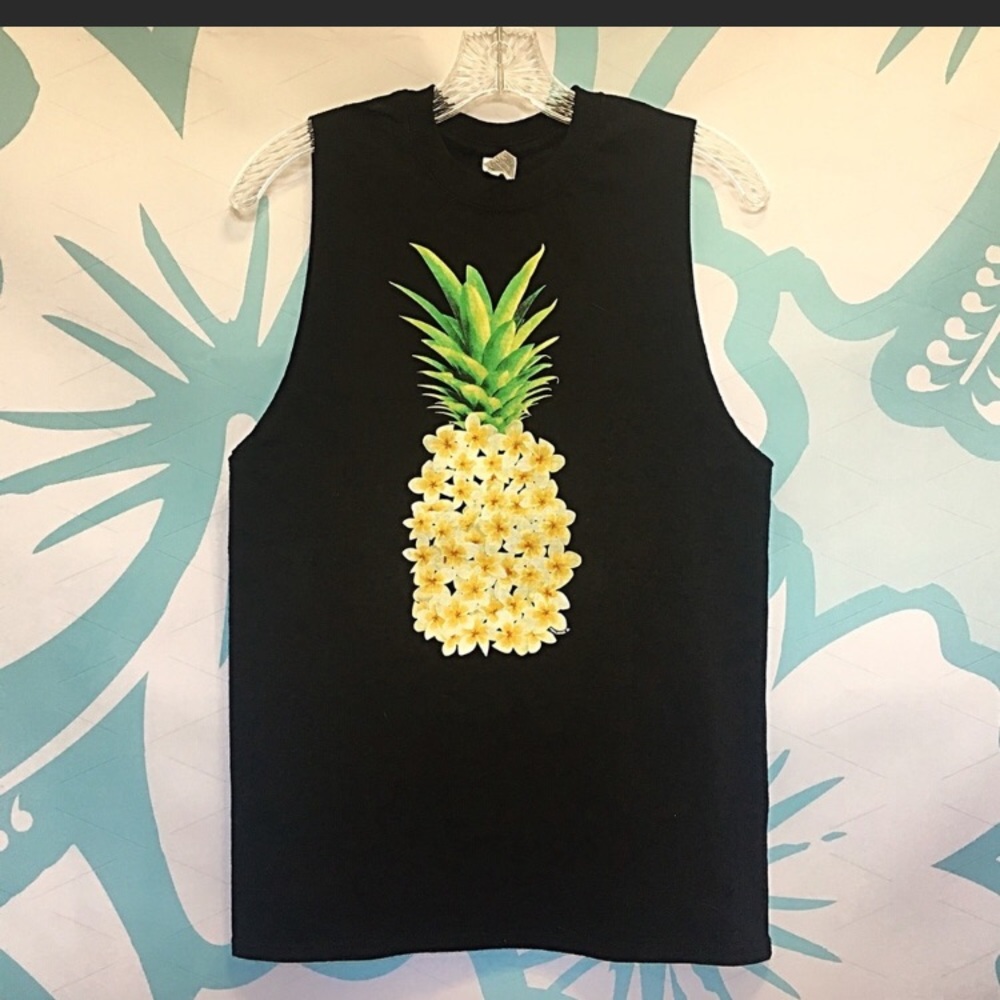 NWT Pineapple tank